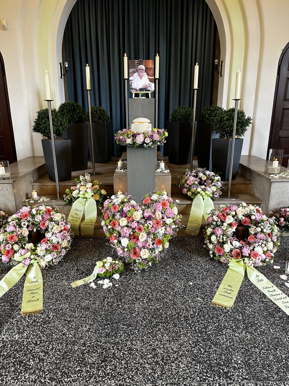 Love&Flowers – Floristik –Trauerfloristik